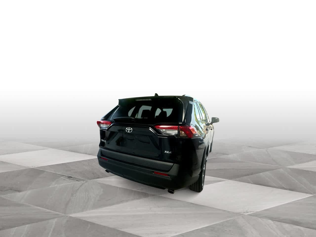 Used 2025 Toyota RAV4 XLE FWD image 8