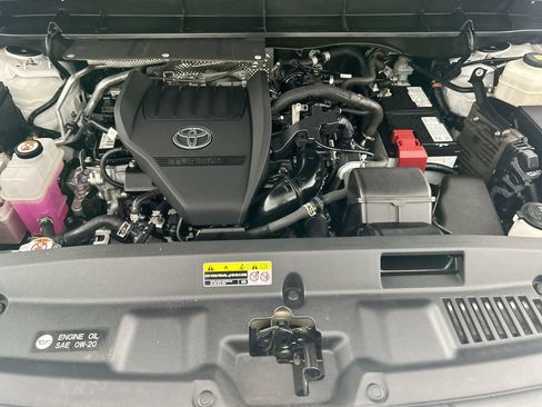 Used 2023 Toyota Highlander Platinum FWD image 27