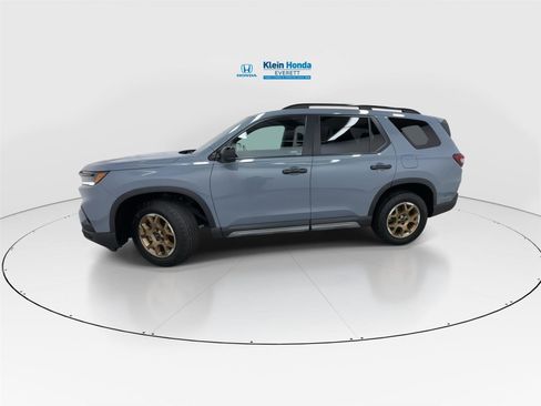 Certified 2024 Honda Pilot TrailSport image 7