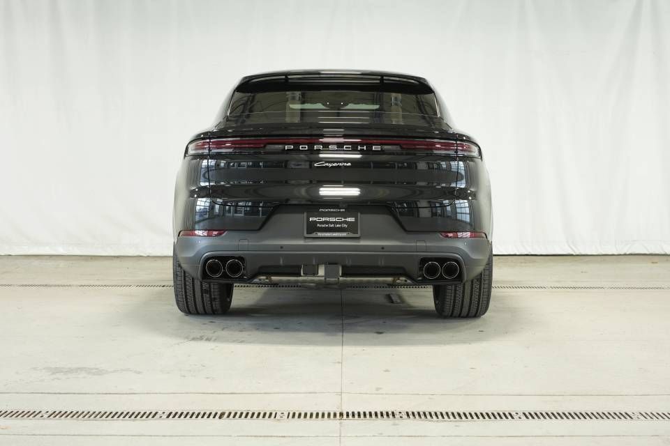 Certified 2026 Porsche Cayenne Coupe AWD/4WD image 6