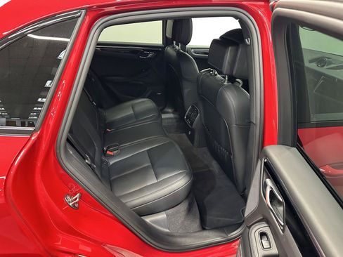 Certified 2026 Porsche Macan AWD/4WD image 39