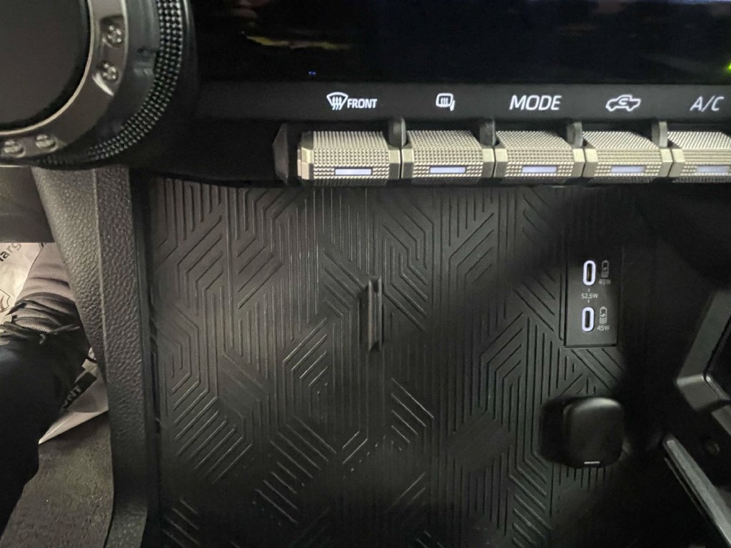 Used 2025 Toyota Tacoma SR5 RWD image 19