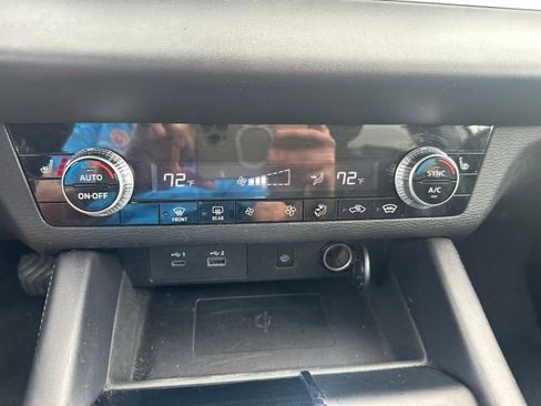 Used 2024 Mitsubishi Outlander SE image 13