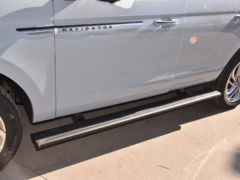 New 2025 Lincoln Navigator Reserve image 41