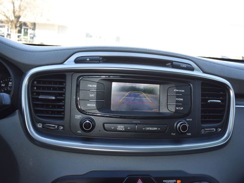 Used 2016 Kia Sorento EX image 18