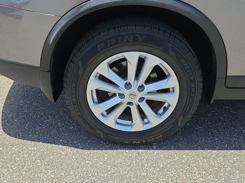 Used 2016 Nissan Rogue SV w/ SV Premium Package FWD image 5