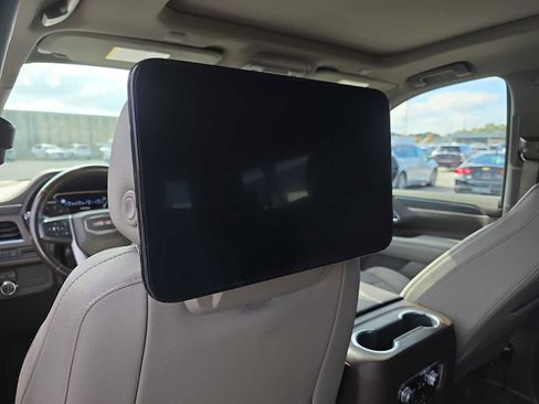 Used 2021 GMC Yukon XL SLT w/ SLT Premium Package image 34