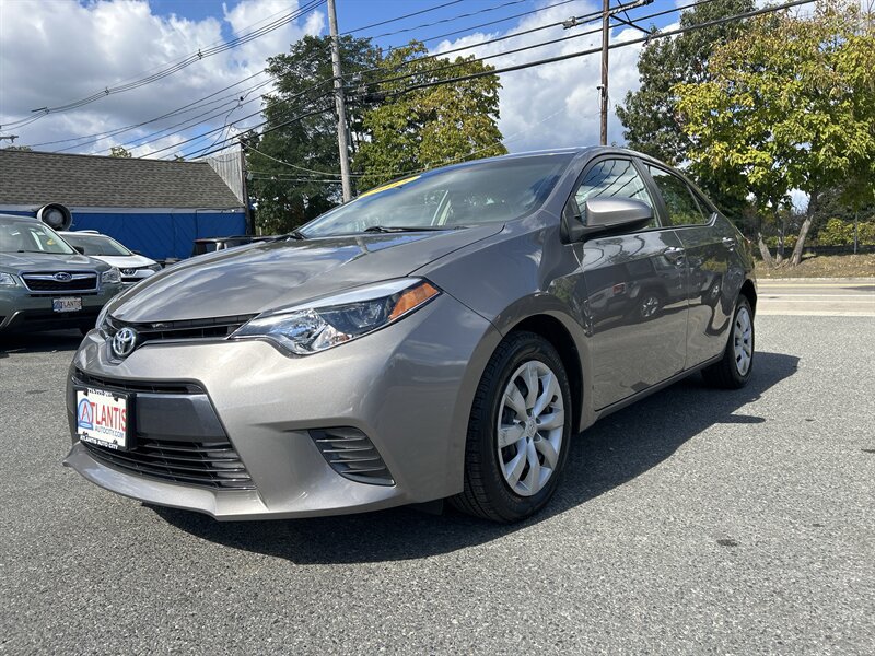 Used 2015 Toyota Corolla LE FWD image 1