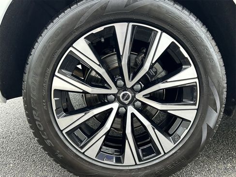 Certified 2023 Volvo XC60 B5 Plus w/ Climate Package image 12