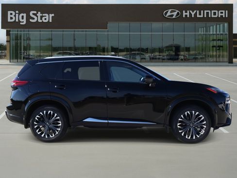 Used 2024 Nissan Rogue Platinum image 5