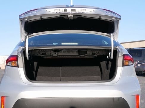 Used 2025 Toyota Corolla XLE image 15