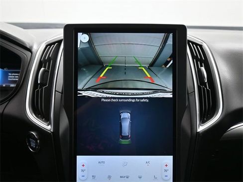 Used 2024 Ford Edge Titanium image 3