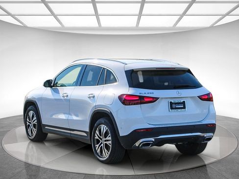 Certified 2025 Mercedes-Benz GLA 250 image 2