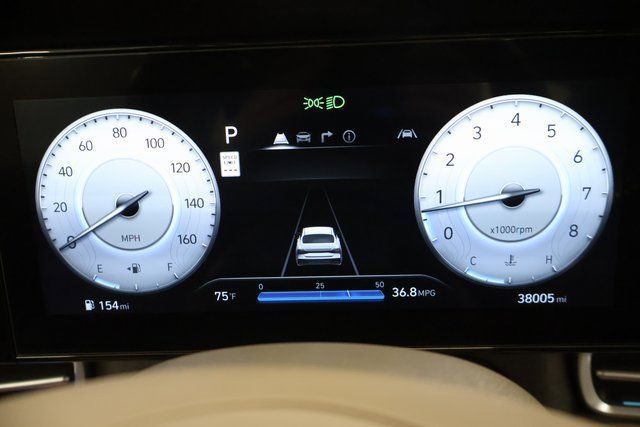Used 2025 Hyundai Elantra SEL FWD image 16