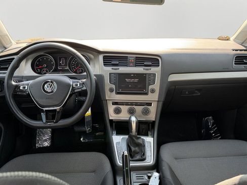 Used 2016 Volkswagen Golf S FWD image 16