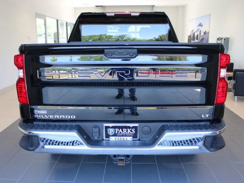 Used 2022 Chevrolet Silverado 1500 LT AWD/4WD image 28