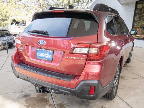 Used 2018 Subaru Outback 2.5i Limited image 6
