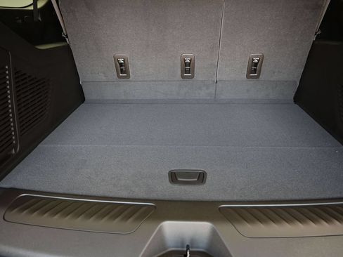 New 2026 Chevrolet Suburban LT w/ Comfort Package RWD image 20