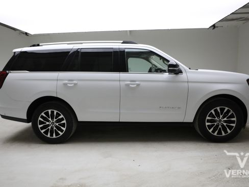 Used 2025 Ford Expedition Platinum AWD/4WD image 6