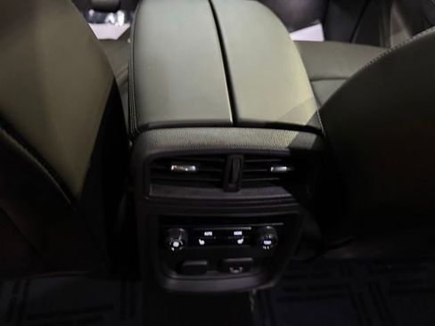 Used 2019 Buick Envision Essence FWD image 25