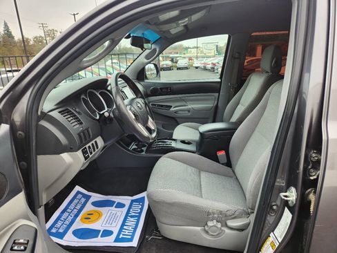 Used 2015 Toyota Tacoma PreRunner image 7