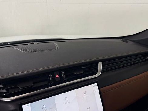 New 2026 Jaguar F-PACE R-Dynamic S image 31