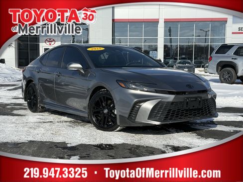 Certified 2025 Toyota Camry SE image 1