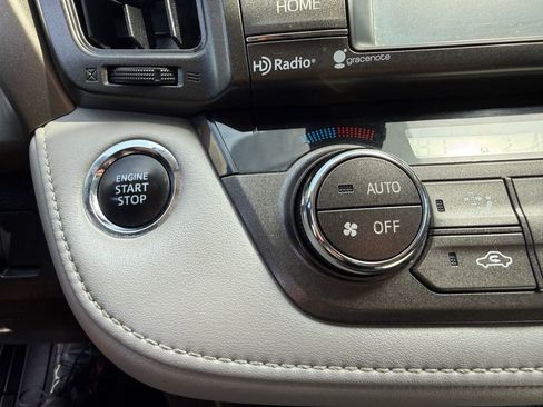 Used 2014 Toyota RAV4 Limited w/ Technology Package AWD/4WD image 37