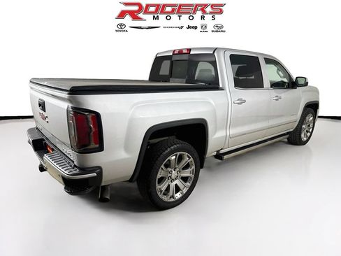 Used 2017 GMC Sierra 1500 Denali w/ Denali Ultimate Package AWD/4WD image 8