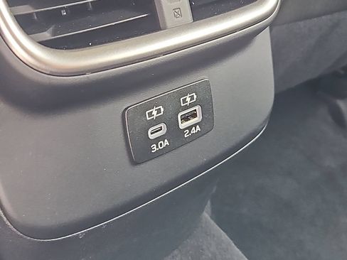 Used 2025 Subaru Outback Premium AWD/4WD image 18