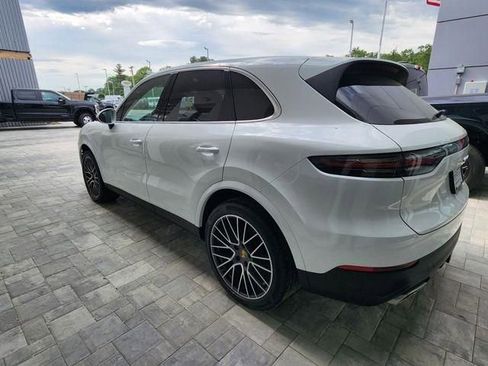 Used 2022 Porsche Cayenne AWD/4WD image 3