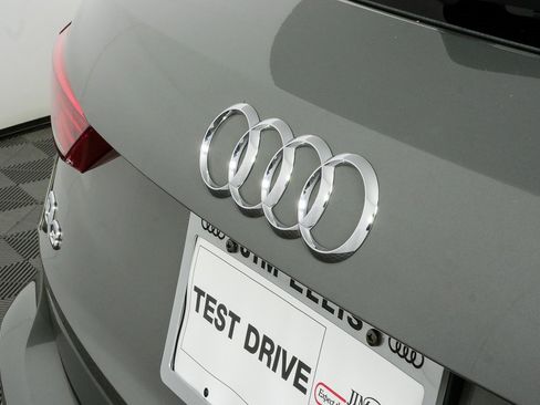 Used 2019 Audi Q3 2.0T Premium w/ Convenience Package image 35