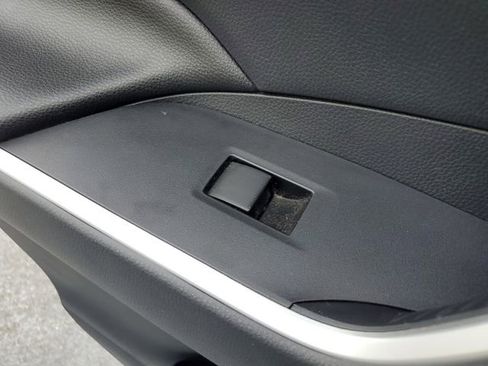 Used 2019 Toyota RAV4 XLE w/ Convenience Package FWD image 14
