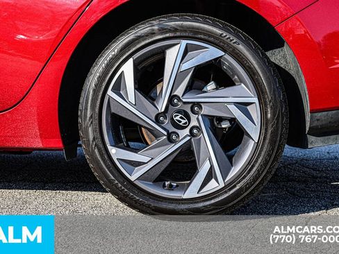 Used 2025 Hyundai Elantra Sport image 18