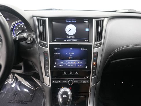Used 2018 INFINITI Q60 3.0t Luxe RWD image 19