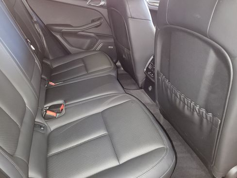 Certified 2019 Porsche Macan S AWD/4WD image 26