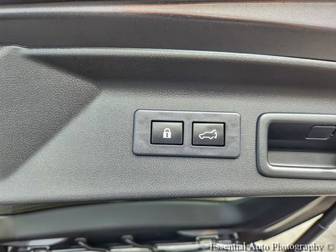 Certified 2025 Subaru Forester Premium AWD/4WD image 19