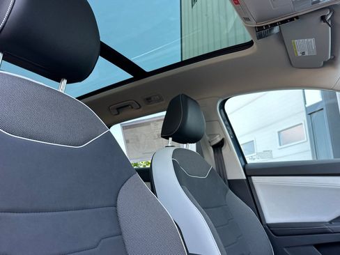 New 2026 Volkswagen Taos SE AWD/4WD image 16