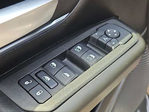 Used 2025 RAM 1500 Big Horn AWD/4WD image 6