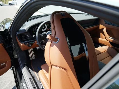 Used 2025 Porsche 911 GT3 RWD image 30
