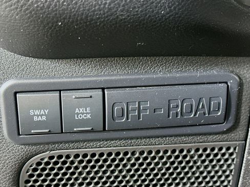 Used 2017 Jeep Wrangler Unlimited Rubicon w/ Connectivity Group image 16