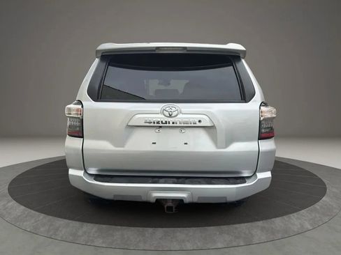 Used 2018 Toyota 4Runner SR5 Premium image 6