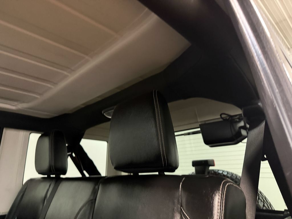 Used 2018 Jeep Wrangler Unlimited Sahara AWD/4WD image 49