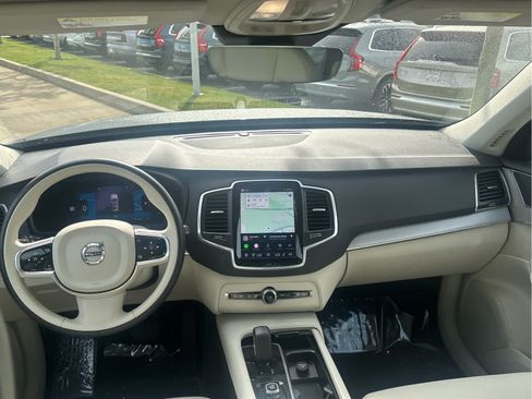 Used 2023 Volvo XC90 B5 Core w/ Protection Package Premier AWD/4WD image 12