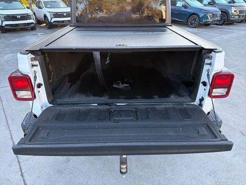 Used 2022 Jeep Gladiator Overland w/ Popular Equipment Package image 33