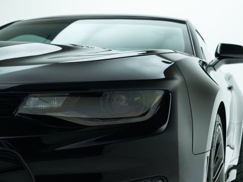 Used 2018 Chevrolet Camaro ZL1 image 11