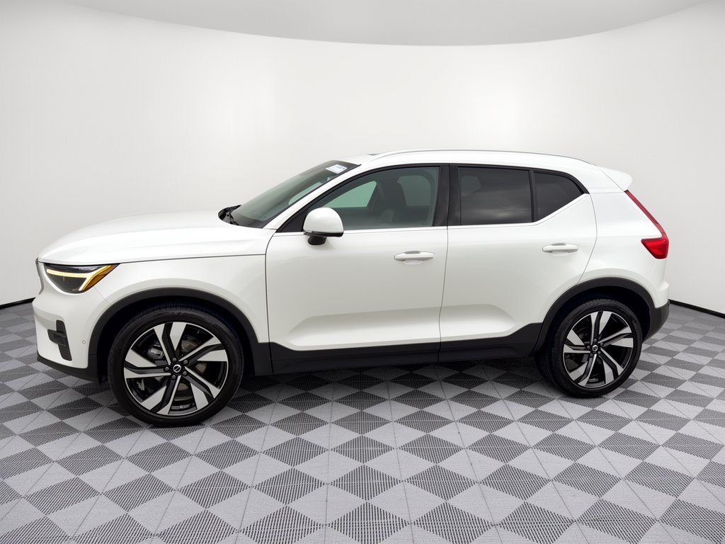 Used 2024 Volvo XC40 B5 Plus w/ Protection Package Premier AWD/4WD image 2