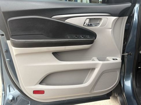 Used 2021 Honda Pilot EX image 10