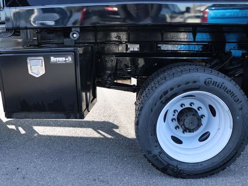 Used 2024 Ford F550 4x4 Regular Cab Super Duty image 6