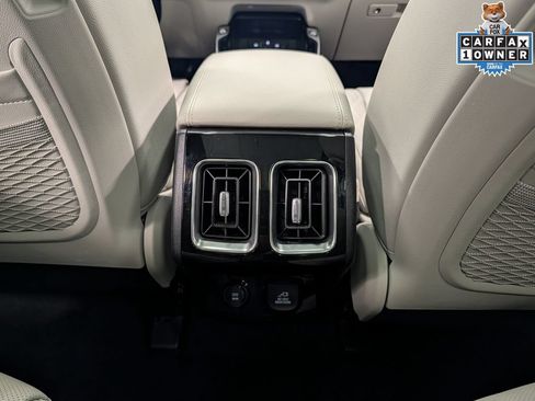 Used 2025 Kia Sorento SX Prestige AWD/4WD image 29